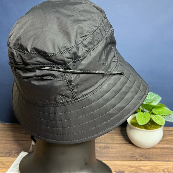 Lululemon Patch Logo Bucket Hat NWT Size S/M (Black) - Picture 8 of 16